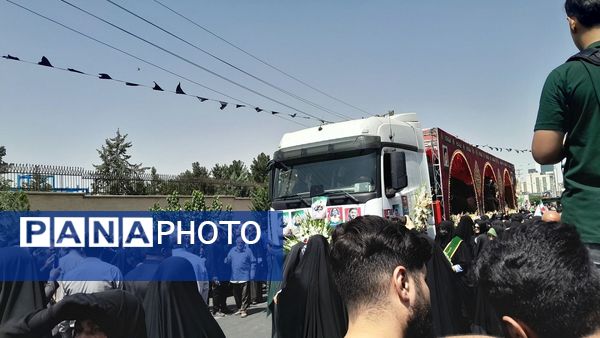مردم کرج پیکر شهدا حمله رژیم غاصب صهیونیستی به ایران را با عشق و احترام تشییع کردند