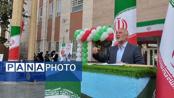 آیین زنگ مهر در دبیرستان «ذبیح‌الله هوشیار» ناحیه ۱ مشهد 
