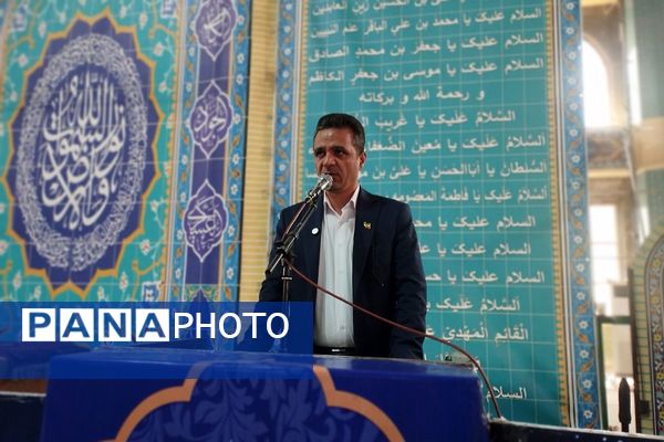 برپایی میز خدمت آموزش و پرورش شهرستان قدس در مصلی نماز جمعه