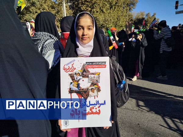 راهپیمایی 13 آبان با حضور حداکثری دانش آموزان در شهرستان نیشابور 