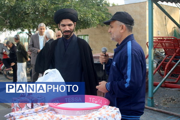 پیاده‌روی خانوادگی در روستای بندرگاه شهرستان بوشهر