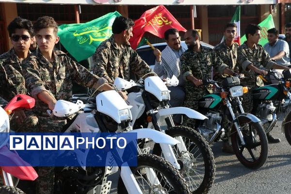 غبارروبی مقبره و مزار شهدای گمنام در شهرستان بندرخمیر