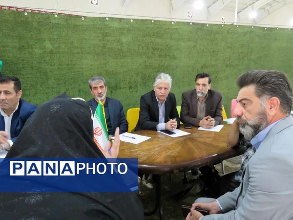 برگزاری میزخدمت آموزش و پرورش در محمدشهر کرج