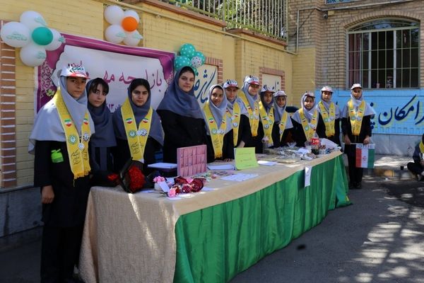 جشن عاطفه‌ها در قاب هنر دانش‌آموزان تبریزی