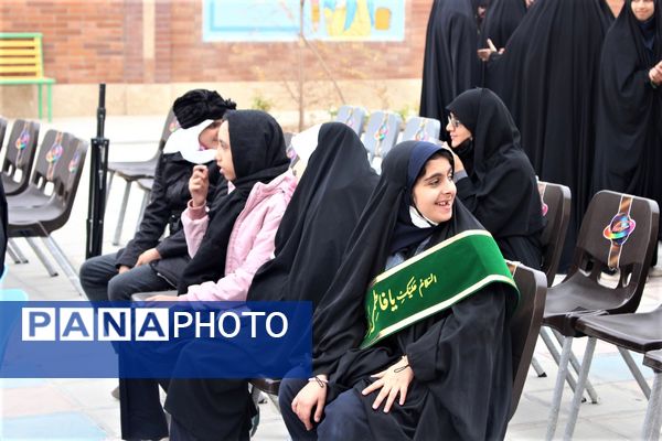 جلوه‌هایی از یادواره شهدا در دبستان استثنایی باغچه‌بان قم