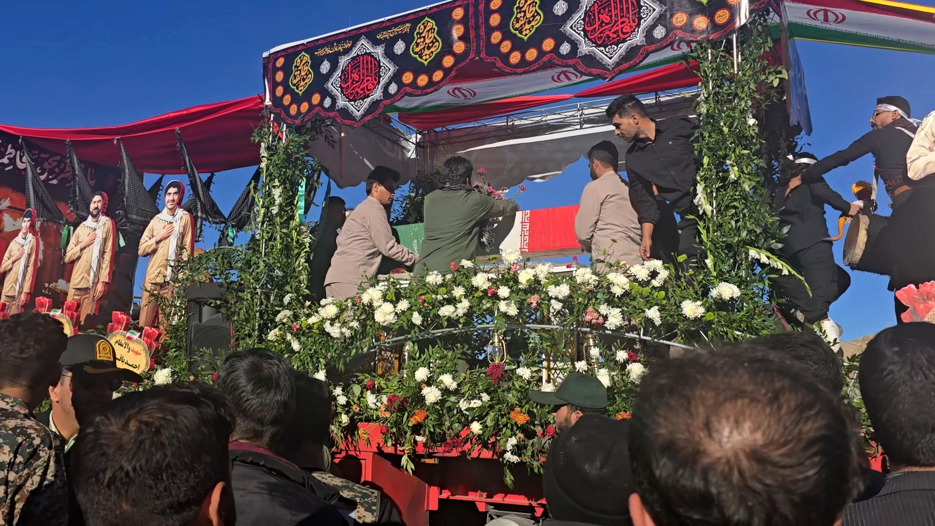 استقبال باشکوه مردم شهرستان بهاباد از شهید گمنام