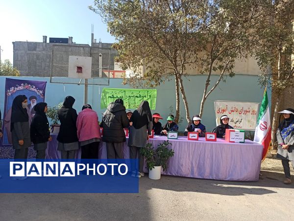 طلیعه‌‌ای از مدیریت آینده؛ انتخابات شورای دانش‌آموزی در دبیرستان رضوان