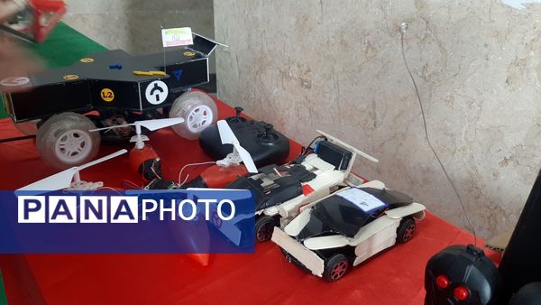  اجرای برنامه‌های خلاقانه به مناسبت هفته پژوهش در مدرسه ولی محمدی صفادشت 