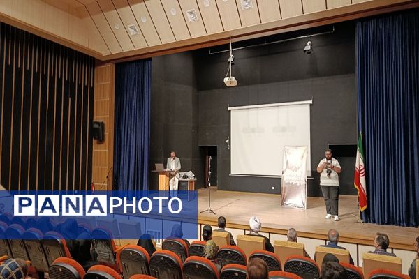 برگزاری نشست صمیمانه هنرمندان و فعالان عرصه رسانه در شهرستان ملارد