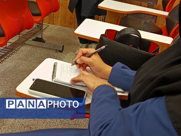 مجمع عمومی انجمن اولیا و مربیان دبیرستان مصلی نژاد حضرت زهرا(س)