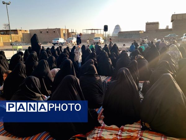 قرائت دعای باران و نماز جماعت در روستای دهنو خلیل آباد