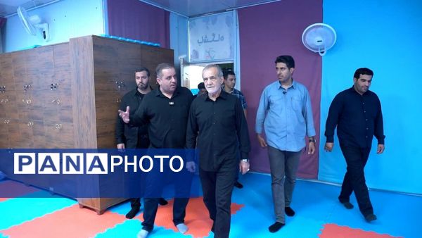 بازدید رئیس جمهور از مرکز مادر و دختری «حس خوب» در منطقه نیروگاه قم
