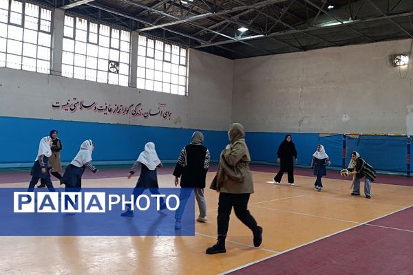 مسابقه ورزشی «مادر دختری » طرح شهید خرازی در قرچک