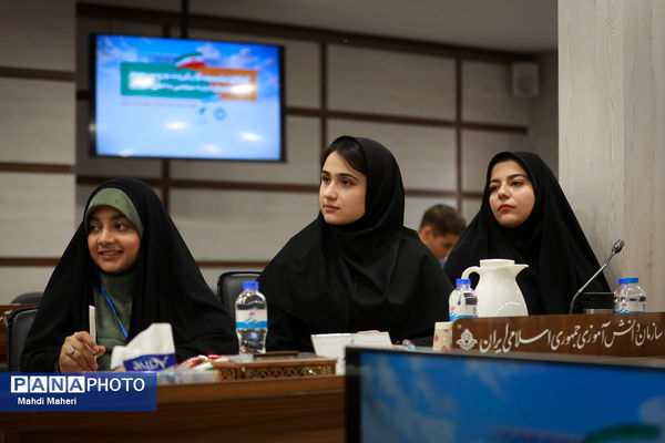 دومین روز نشست کارگروه تدوین سند دوازدهمین دوره مجلس دانش‌آموزی