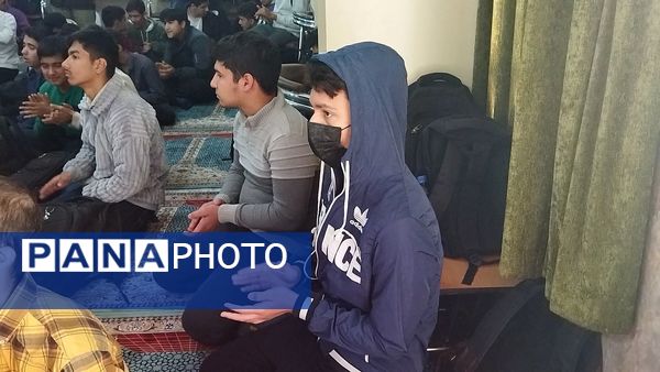 جشن میلاد حضرت زینب (س) و قرائت زیارت عاشورا در دبیرستان شاهد ابوذر غفاری نیشابور 