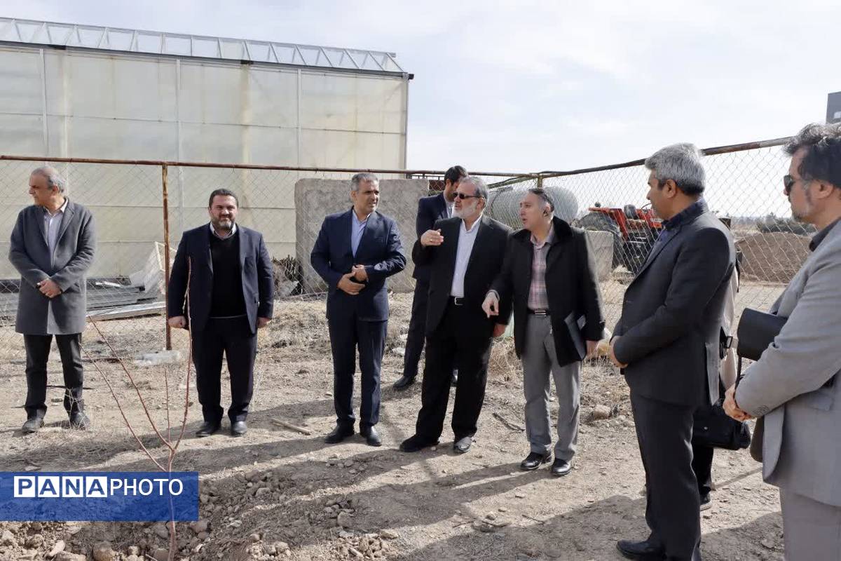 بازدید قائم مقام دانشگاه آزاد اسلامی از واحد های تحقیقاتی دانشگاه آزاد خراسانرضوی