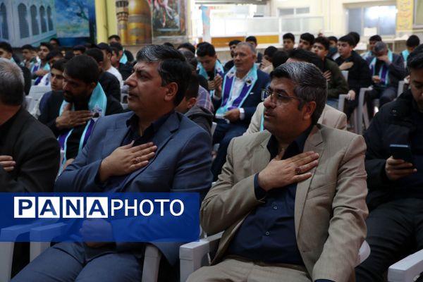 اعزام کاروان پسران عمره دانش‌آموزی از مشهد