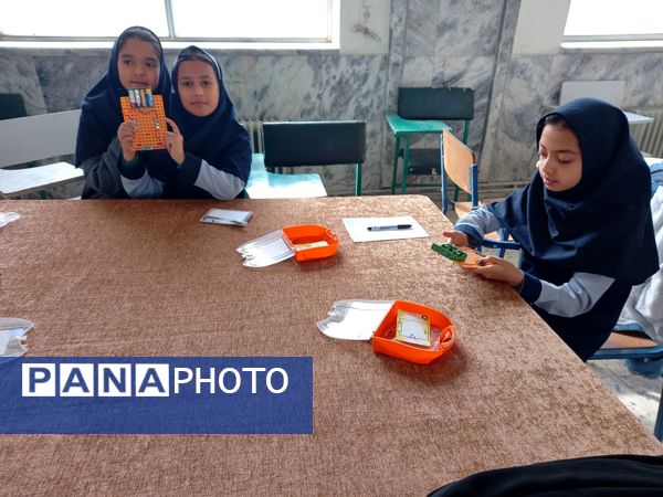 بازدید دانش آموزان دبستان ناهید نخودی از پژوهشرای نیشابور