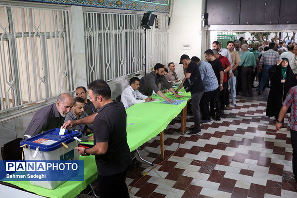انتخابات چهاردهمین دوره ریاست جمهوری در مسجدالنبی میدان نبوت