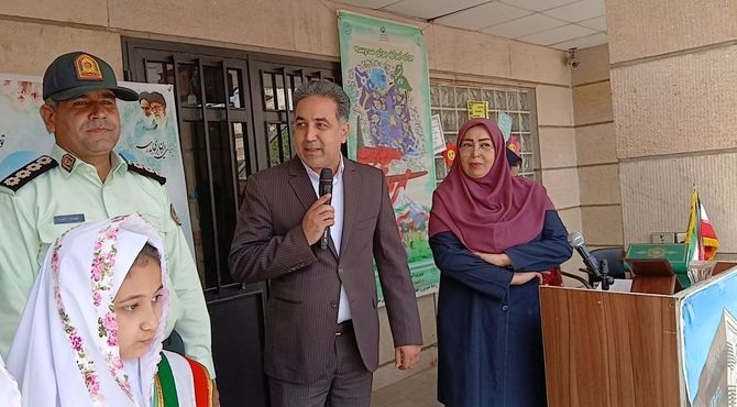 کلاس اولی‌ها با جشن شکوفه‌ها به مدرسه آمدند