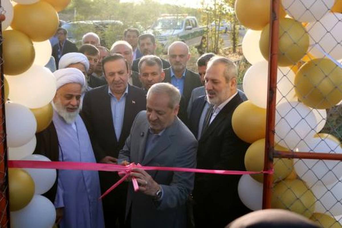 افتتاح زمین چمن مصنوعی طرح میدان همدلی در قزوین/ بازدید وزیر آموزشوپرورش از اردوگاه دانشآموزی شهید بابایی