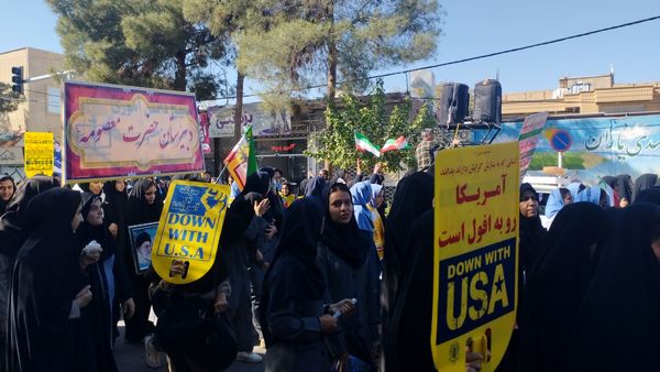 برگزاری راهپیمایی ۱۳ آبان در شهرستان خلیل‌آباد