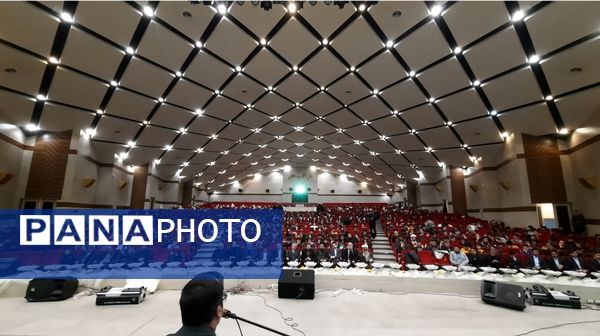 مَحفِـــلِ بزرگ اُنـــس با قُـــــرآن کریم در استان خراسان رضوی 