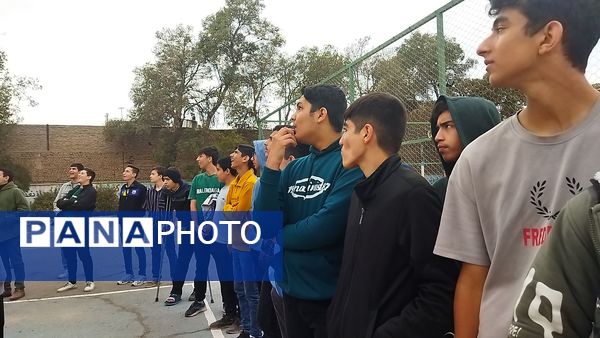 مسابقه والیبال بین دو تیم منتخب دبیران و منتخب دانش آموزان در دبیرستان شاهد ابوذر غفاری 