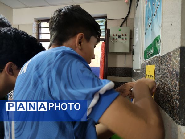 مسابقات فوتسال درون مدرسه به مناسبت هفته تربیت بدنی برگزار شد 