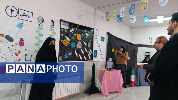 بازدید مسئولان آموزش و پرورش از مدرسه انقلاب دبیرستان فاطمه الزهرا آشخانه