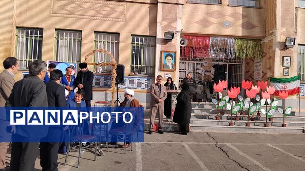 جشن بزرگ دانش‌آموزی فجر انقلاب اسلامی  در اهر