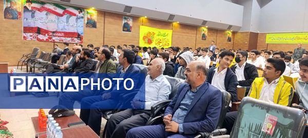 از نیمکت تا سنگر؛ قصه‌ پرواز نوجوانان عاشق