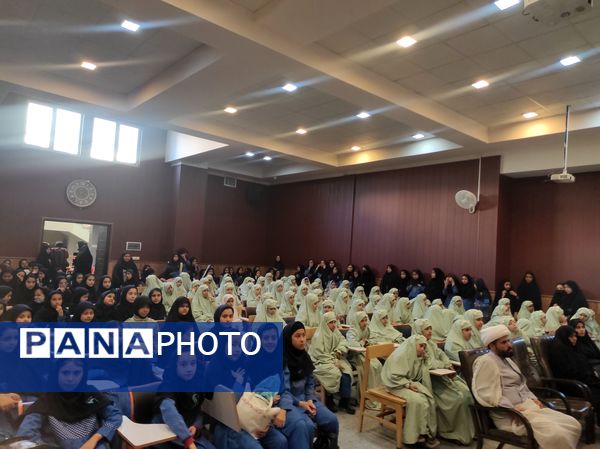 ضیافت افطاری در دبستان  حضرت معصومه (س) مصلی نژاد ناحیه پنج 