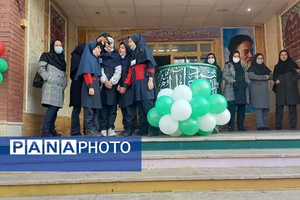 طنین مهر علوی در مدارس پیشوا؛ گرامیداشت میلاد مولود کعبه و روز پدر
