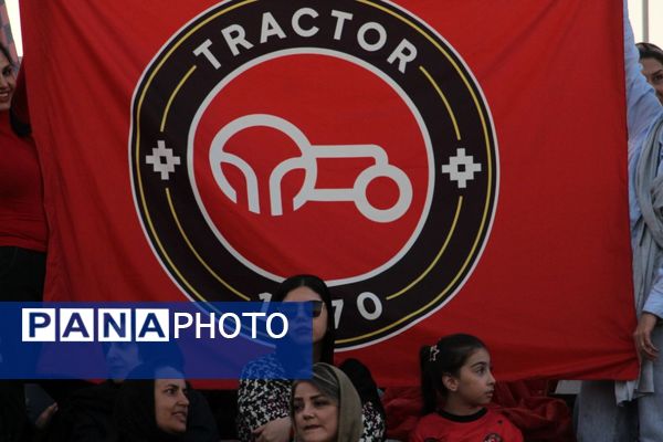 بازی بدون گل تراکتور و فجر سپاسی