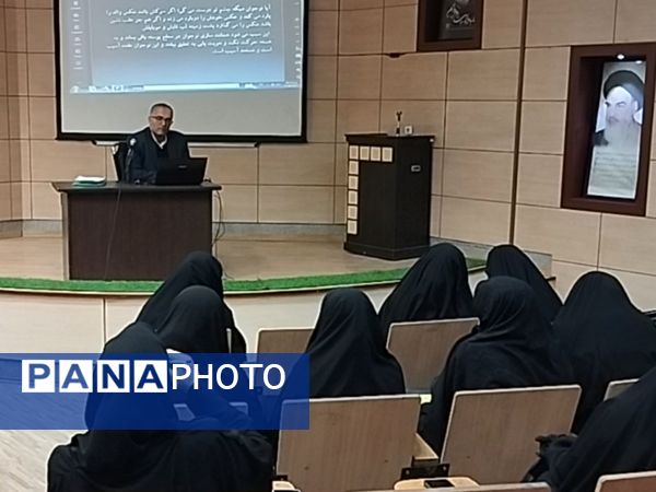 اولین گردهمایی دبیران و مدرسین درس تفکر و زندگی در کانون فارابی 