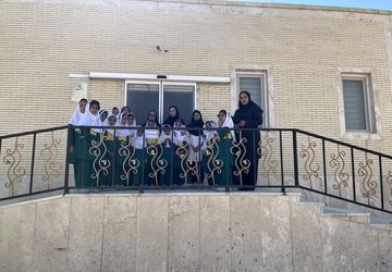 قدردانی دانش‌آموزان مدرسه فاطمیه خاتم از پرستاران