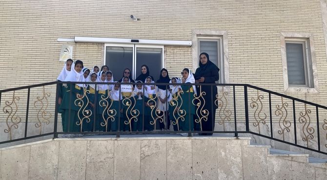 قدردانی دانش‌آموزان مدرسه فاطمیه خاتم از پرستاران