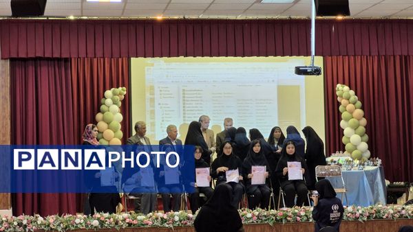 تجلیل از مقام آوران چهل و سومین جشنواره فرهنگی هنری فردا