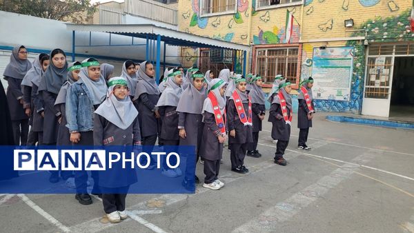  مراسم تحلیف پیشتازان در دبستان شهید غیور اصلی ناحیه ۷
