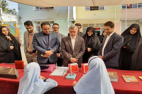 آیین رونمایی از دفتر شورای معلمان در مدرسه تراز شهید جواهری 