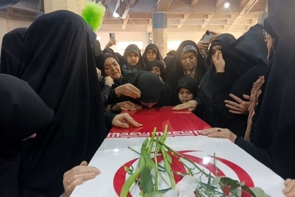 حضور شهید گمنام، حال‌وهوای نماز جمعه را متحول کرد