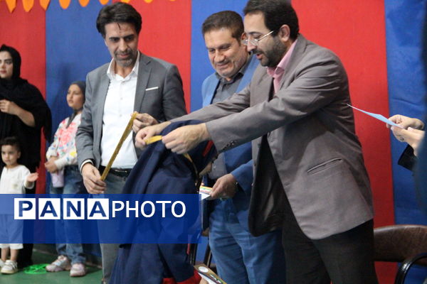 برگزاری آیین اهدای جوایز و تقدیر از شرکت کنندگان جشنواره طناب زنی دانش آموزان ابتدایی دختر مدارش شهرستانهای تهران در ری یک