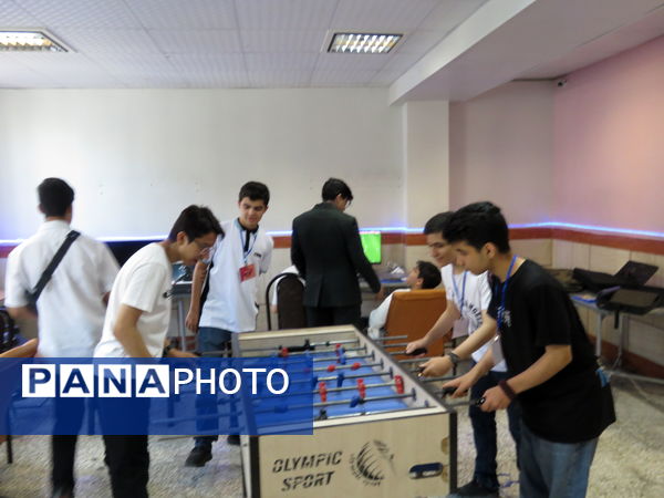 نمایشگاه علمی، پژوهشی وهنری فرداد در دبیرستان باهنر