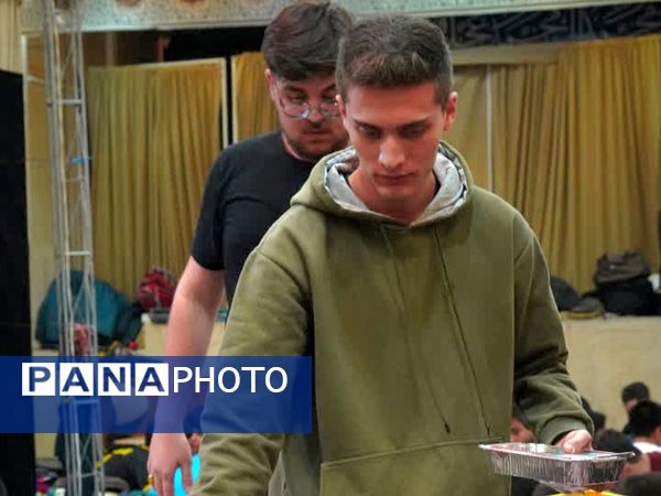 جلوه‌ای از اعتکاف دانش‌آموزی در مسجد امام علی‌بن‌ابی‌طالب (ع)