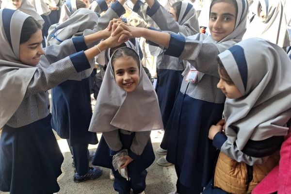 صبحگاه شاد مدارس دخترانه استان اصفهان در قالب طرح «نوجوان شاد ایرانی (نشا)»