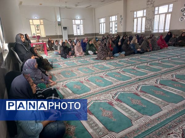 گفت‌وگوی کارشناس آسیب‌شناسی با والدین هنرستان زهرای مرضیه بندرعباس 