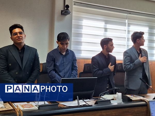  حضور پررنگ دانش‌آموزان شیرازی در پارلمان نوجوانان کشور