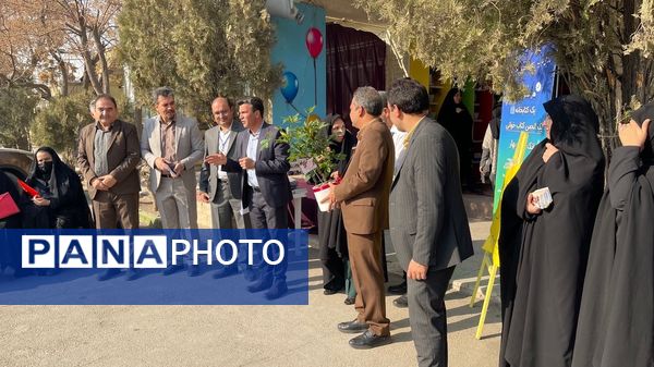 بازدید مدیران مدارس غیردولتی ناحیه ۷ مشهد از نمایشگاه کتاب