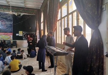 جشن بزرگداشت مقام معلم توسط دانش آموزان دبستان شهید پسندیده